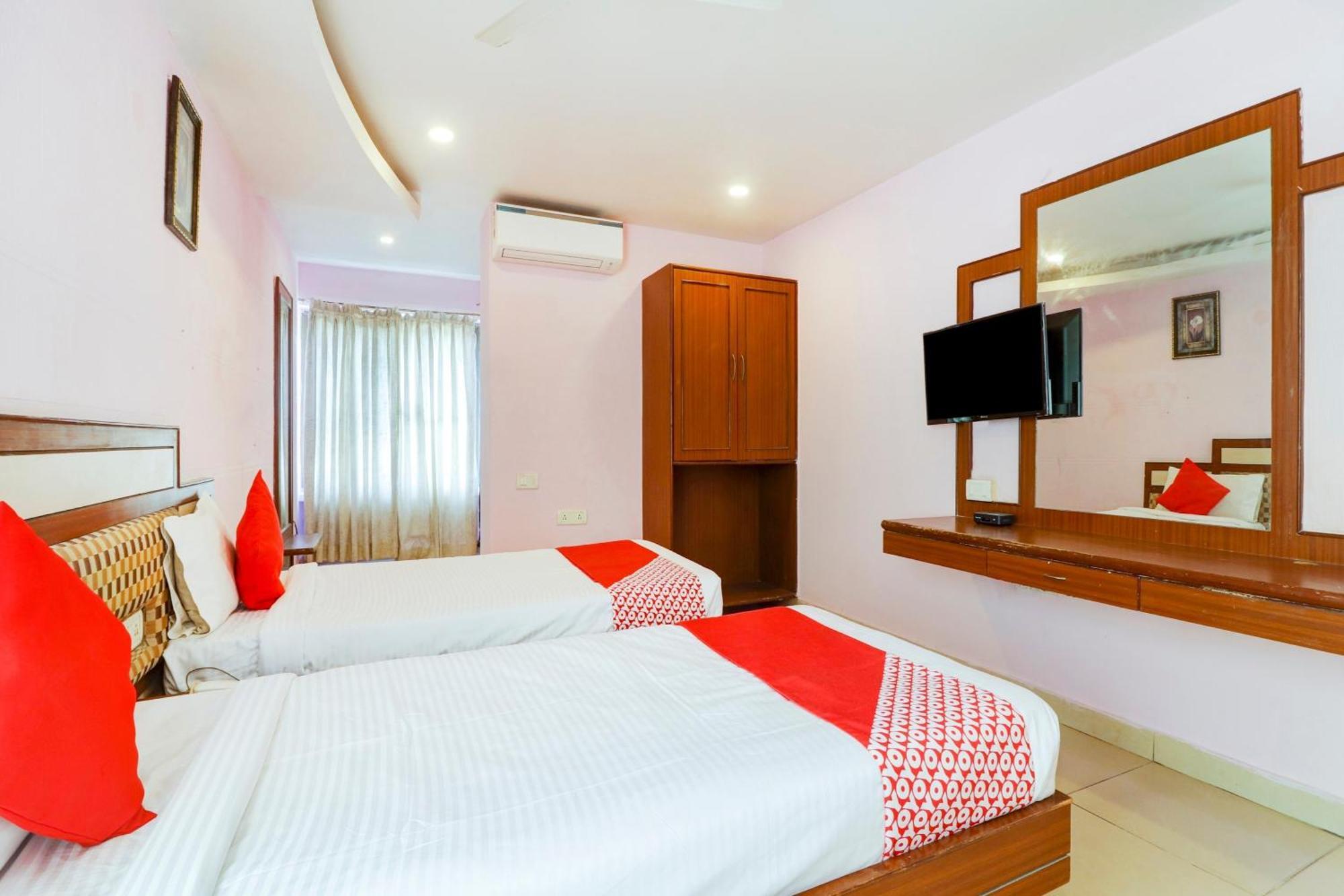 Super Collection O 77115 Vaishnavi Palace Hyderabad Exterior foto