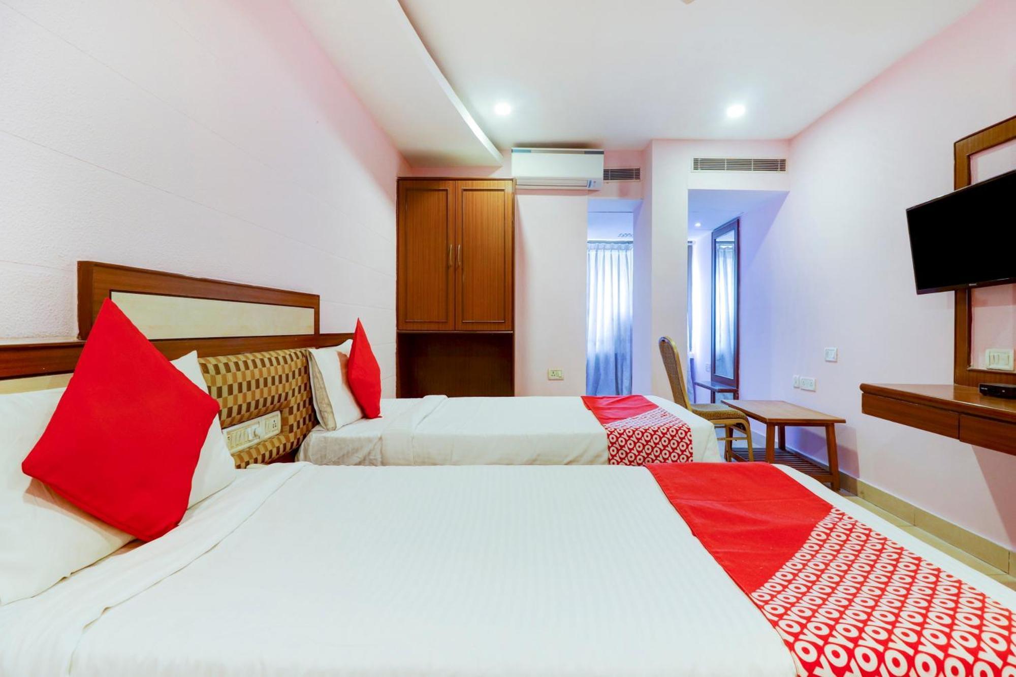 Super Collection O 77115 Vaishnavi Palace Hyderabad Exterior foto